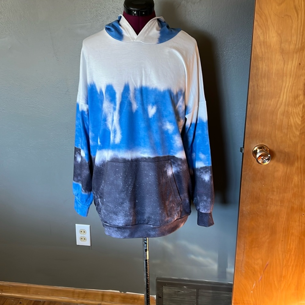 Blue and white Gray tye dye. Hoodie size medium